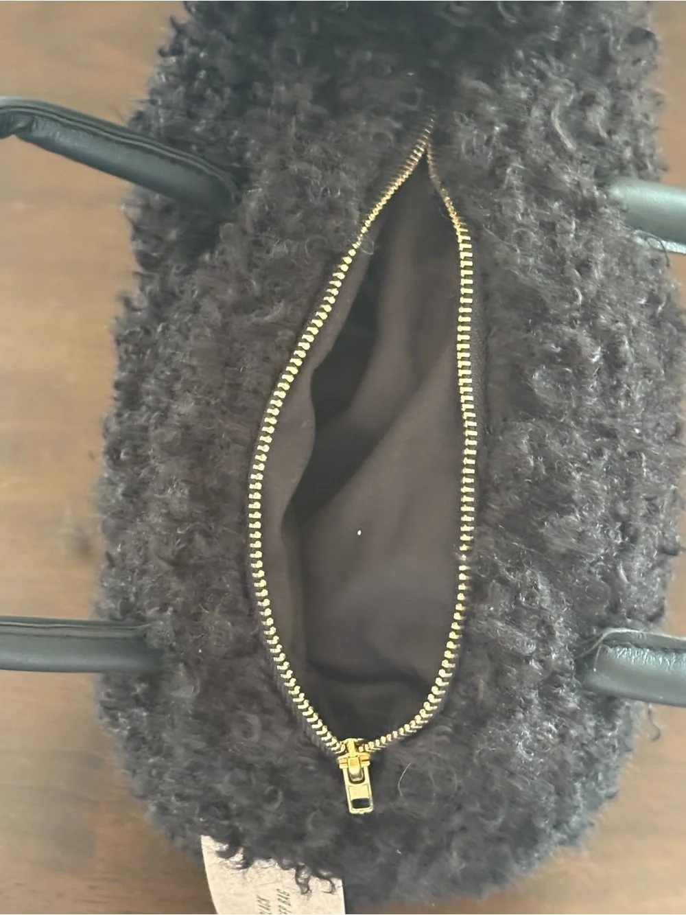 *VIRAL* BLACK SHEEP FAUX FUR CB HANDBAG *NWT*